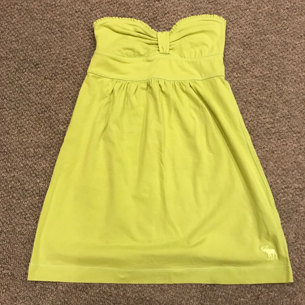 Green strapless dress